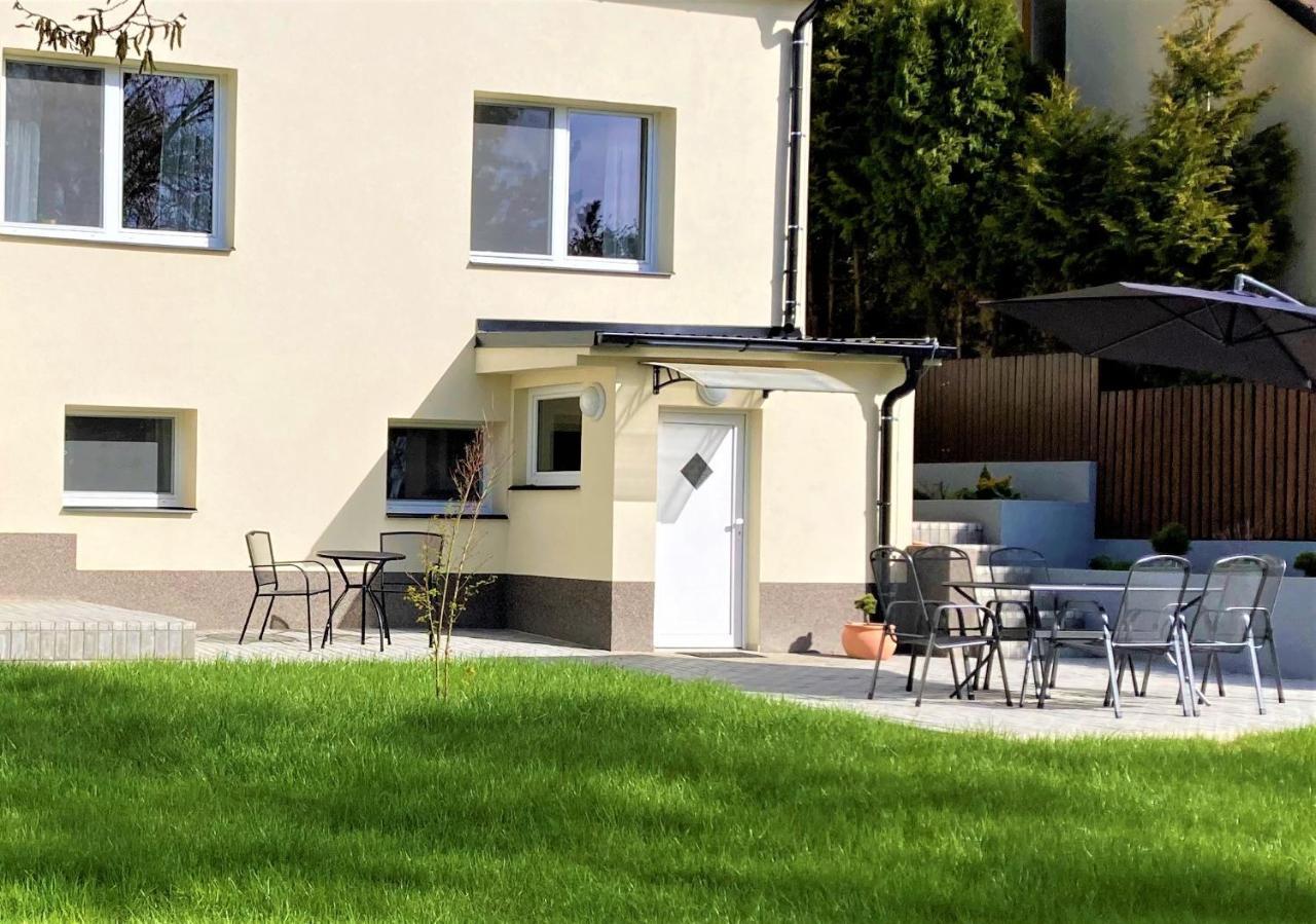 Apartmanovy Dum Se Zahradou V Klidne Casti Prahy Praga Exterior foto