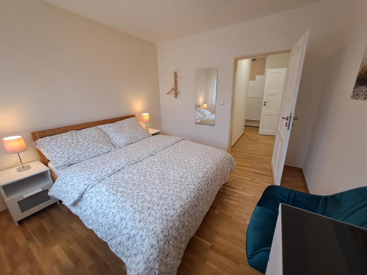 Apartmanovy Dum Se Zahradou V Klidne Casti Prahy Praga Exterior foto